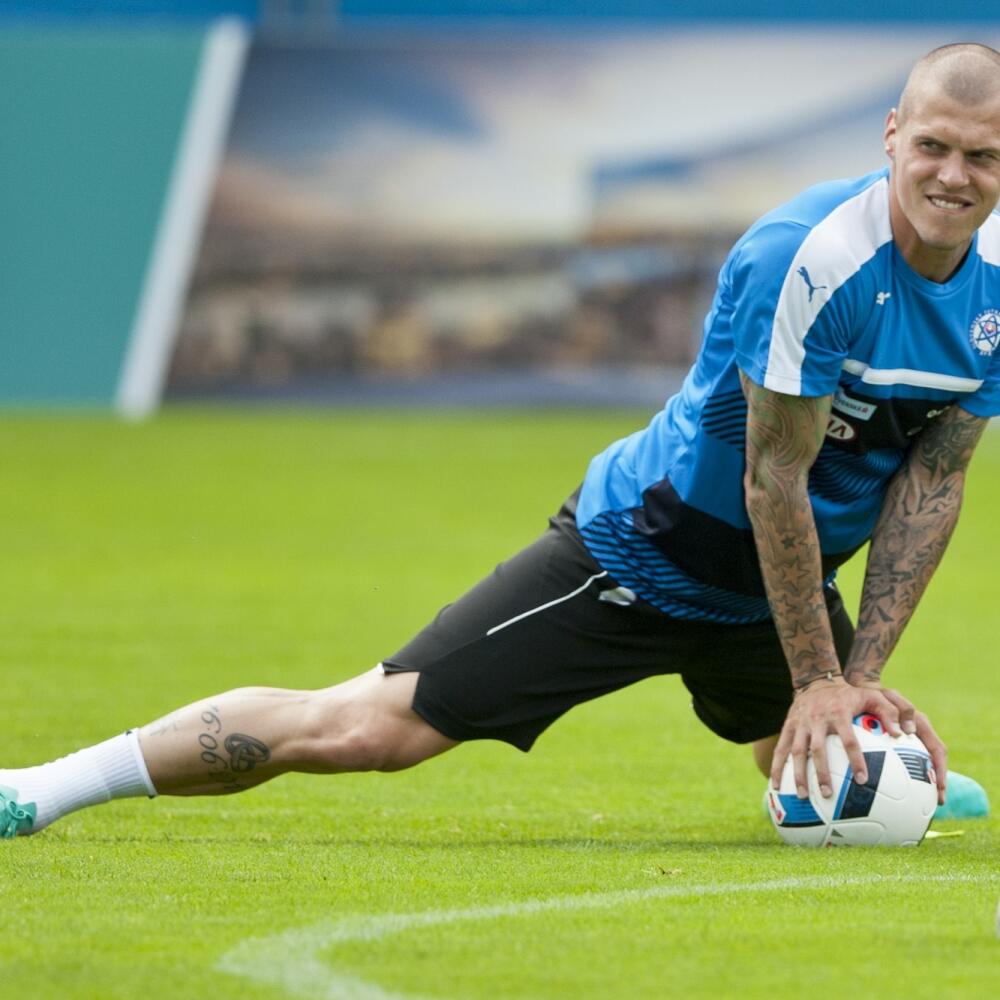 Na snímke kapitán Martin Škrtel v tréningovom centre slovenskej futbalovej reprezentácie na majstrovstvách Európy vo futbale vo francúzskom Vichy.