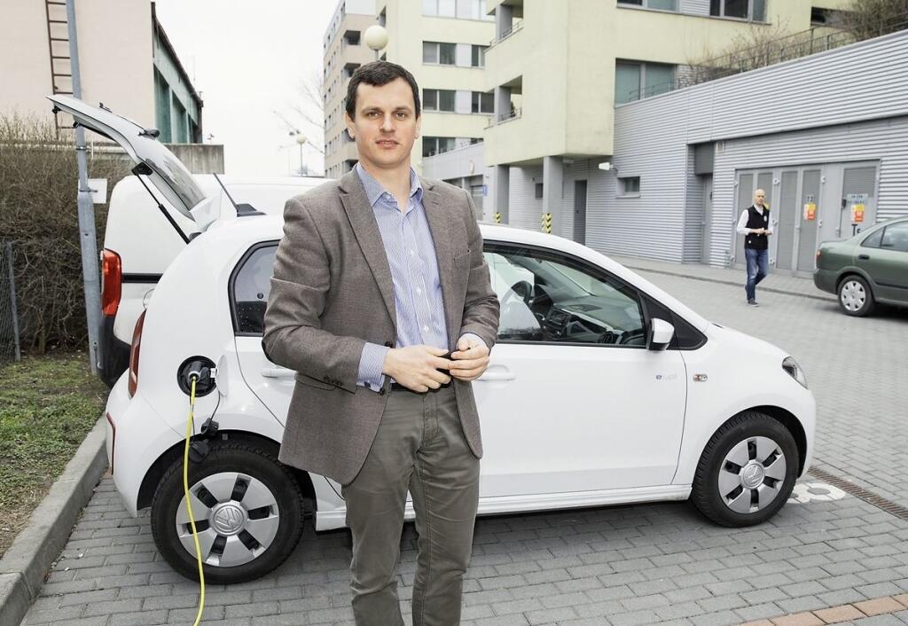 Podnikateľ Peter Badík patrí k priekopníkom elektromobility na Slovensku.