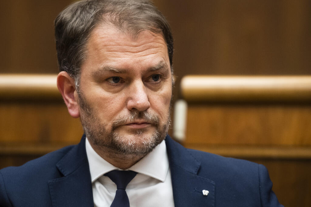 Na snímke podpredseda vlády SR a minister financií Igor Matovič (OĽANO) sedí v pléne Národnej rady (NR) SR pred hlasovaním o návrhu na vyslovenie nedôvery vláde Eduarda Hegera (OĽANO) počas 78. schôdze parlamentu v Bratislave vo štvrtok 15. decembra 2022. FOTO TASR - Jaroslav Novák