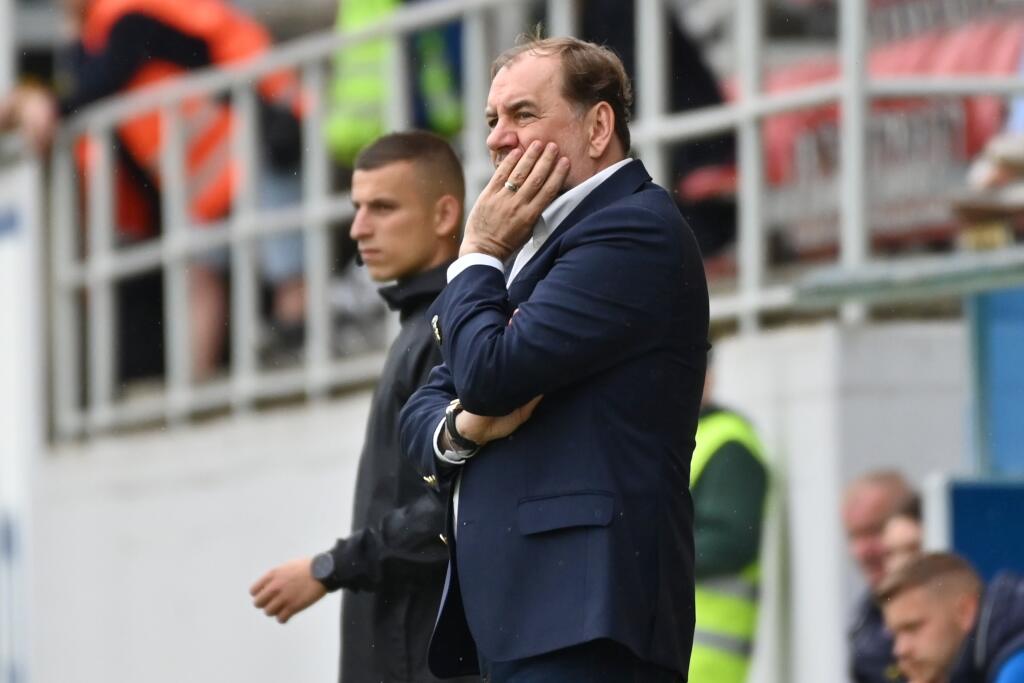 Na snímke nový tréner Slovana Vladimír Weiss st. počas zápasu 9. kola nadstavbovej časti Fortuna ligy skupiny o titul medzi FC ViOn Zlaté Moravce - ŠK Slovan Bratislava v sobotu 15. mája 2021 v Zlatých Moravciach. FOTO TASR - Lukáš Grinaj