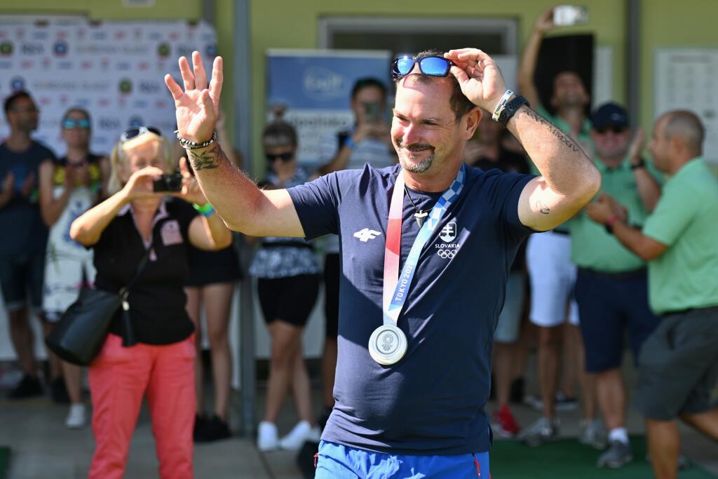 Na snímke strieborný medailista v golfe z XXXII. letných OH v Tokiu Rory Sabbatini počas príchodu na tréning do areálu Golf Trnava v utorok 3. augusta 2021.