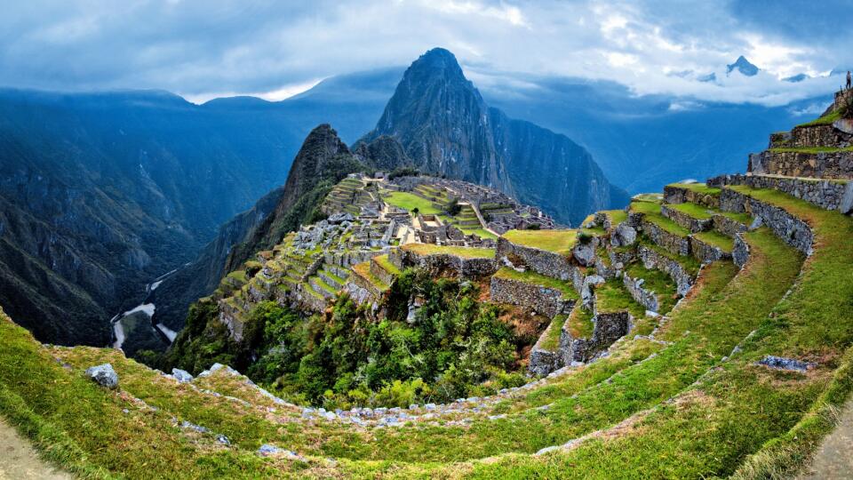 MACHU PICCHU Panoramatické pohľady na jeden z nových siedmich divov sveta nikdy neomrzia.
