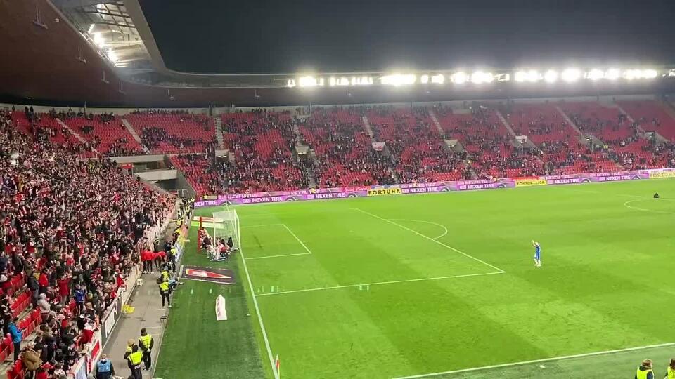 VIDEO Nezabudli naňho! Fanúšikovia Slavie vytlieskali Stocha aj napriek tomu, že im strelil gól