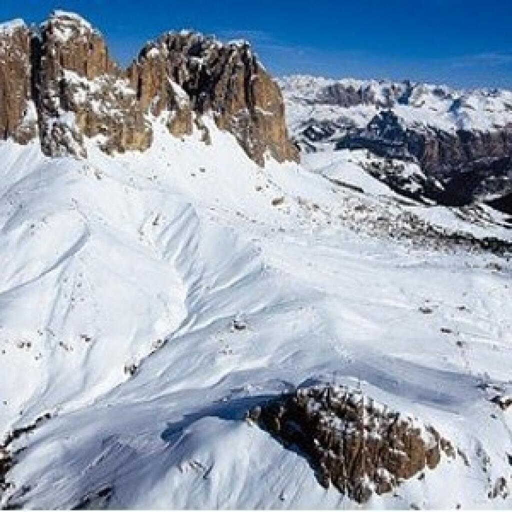 Our mountains am. Италия Виго ди Фасса. Кампителло ди Фасса горнолыжный курорт. Кампителло Италия. Валь ди Фасса горнолыжный.