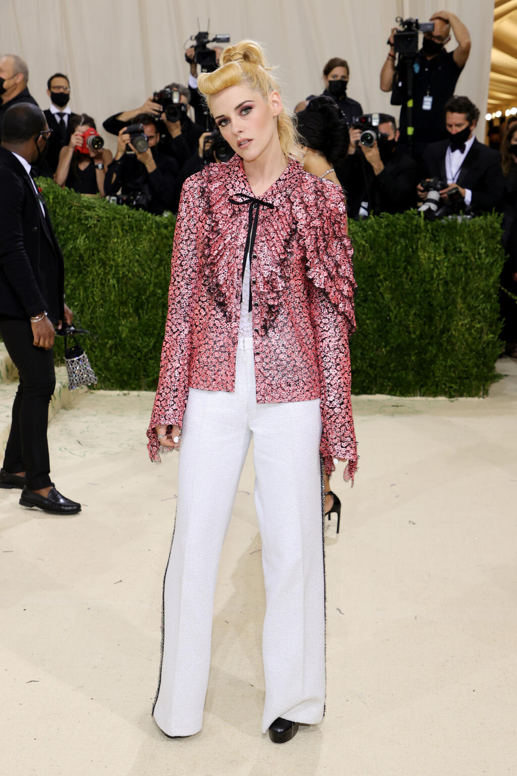 Kristen Stewart v kreácii Chanel.