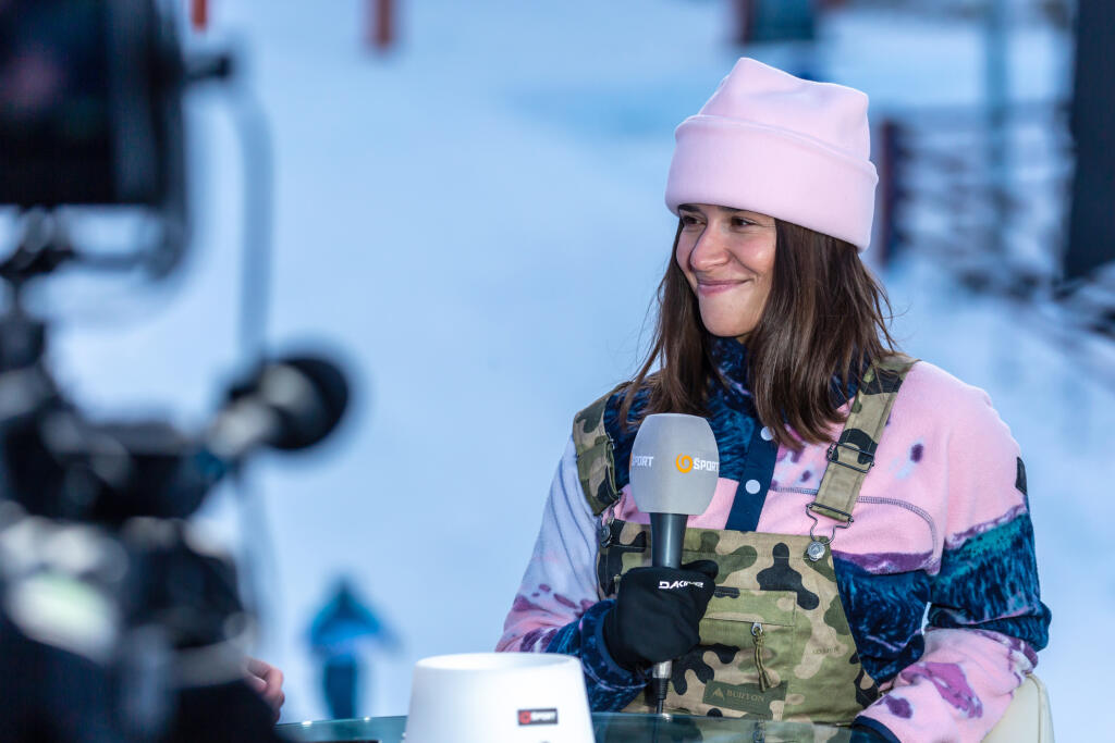 Na snímke je slovenská snowboardistka Klaudia Medlová počas otvorenia lyžiarskej sezóny v Jasnej.