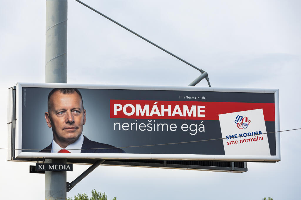 Billboard politickej strany SME RODINA s Borisom Kollárom v Bratislave.