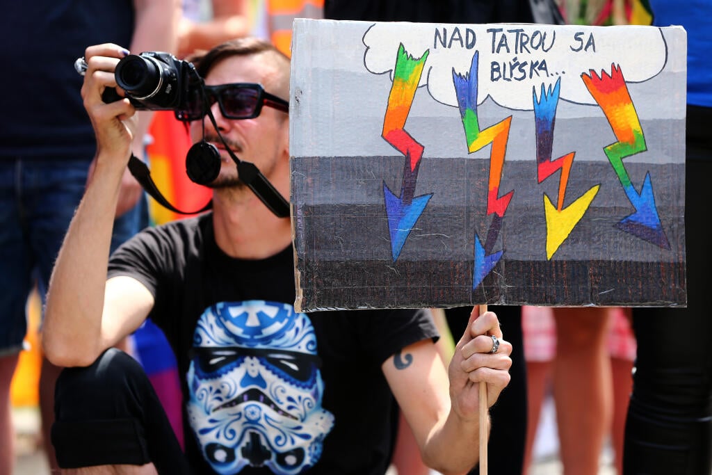 Regióny: Dúhový Pride - tradičný dúhový pochod v centre Bratislavy za práva homosexuálov.