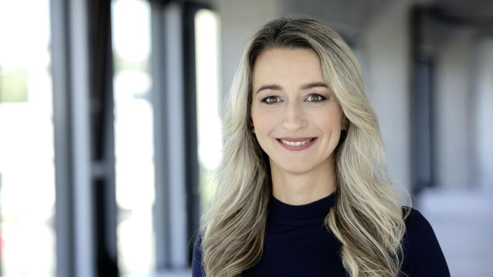 Amira Polkan, Tobacco International