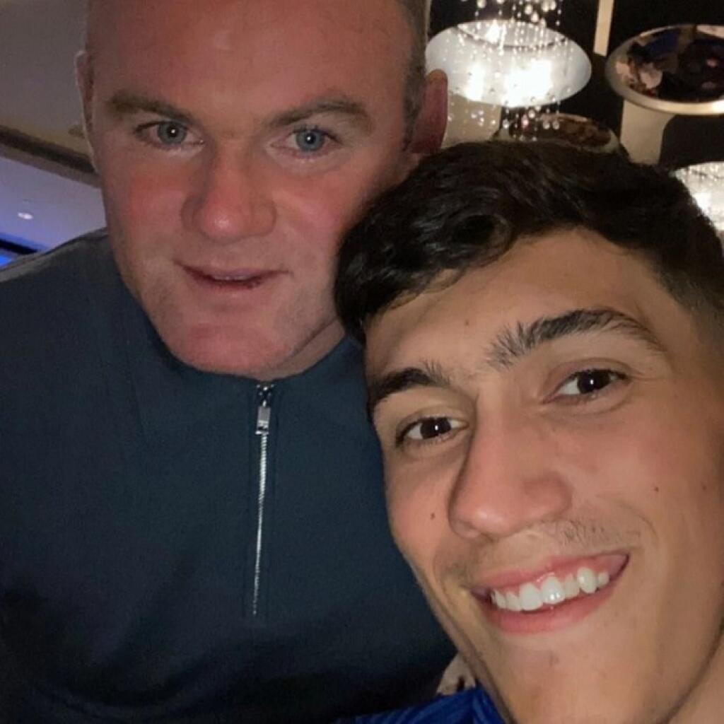 Na párty sa objavil aj legendárny Wayne Rooney