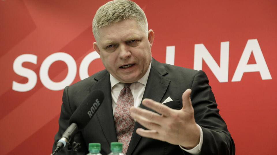 Na snímke predseda strany SMER – sociálna demokracia Robert Fico počas tlačovej konferencie v Bratislave