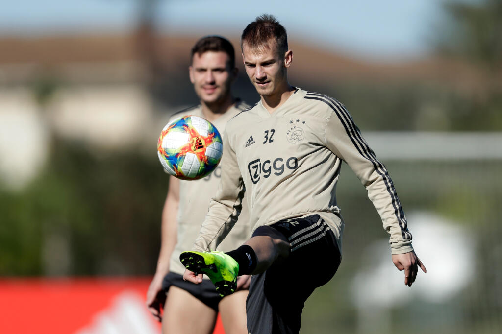 Václav Černý pôsobí už 6 rokov v Holandsku, kde doteraz vystriedal tri kluby. Momentálne oblieka dres Twente Enschede.