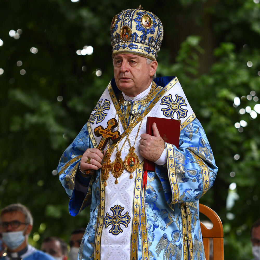 V Ľutine v okrese Sabinov v pútnickom miesto Prešovskej gréckokatolíckej archieparchie
sa počas víkendu od piatka 21. augusta do nedele 23. augusta 2020 konala odpustová slávnosť sviatku Zosnutia Presvätej Bohorodičky. Kvôli opatreniam na zamedzene šírenia koronavírusu bol odpust iba na farskej úrovni. Dňa 23. augusta sa plánovaný sprievod od bazliky minor na Mariánsku horu aj kvôli dažďu neuskutočnil, veriaci sa presúvali individuálne aj menších skupinách. Archijerejskú svätú liturgiu slávil pr
