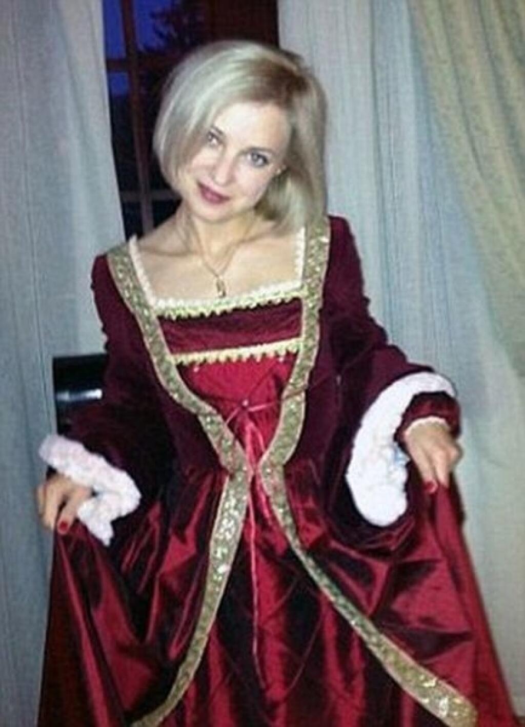 Наталья Поклонская в платье