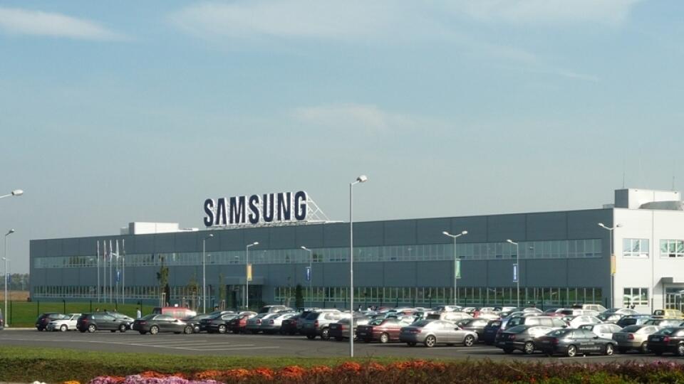 Samsung Voderady:
Popierajú,
že esemesky
poslali.