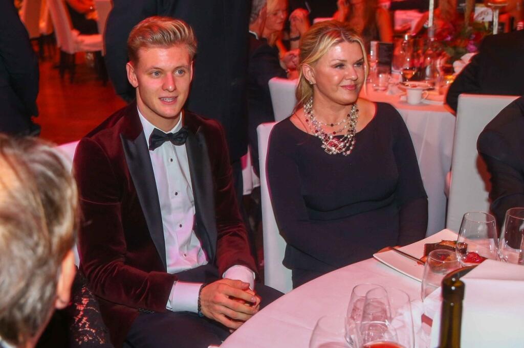 Corinna vychováva syna už sedem rokov prakticky bez otca.