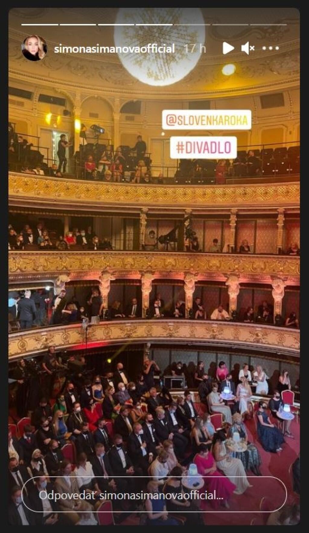 Na galavečere Slovenka roka nechýbala ani moderátorka a partnerka tenistu Lukáša Lacka Simona Simanová.