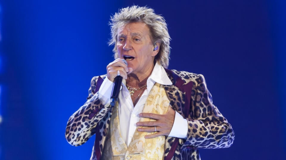 Na snímke anglický spevák Rod Stewart počas vystúpenia na koncerte v Bratislave 22. mája 2024.