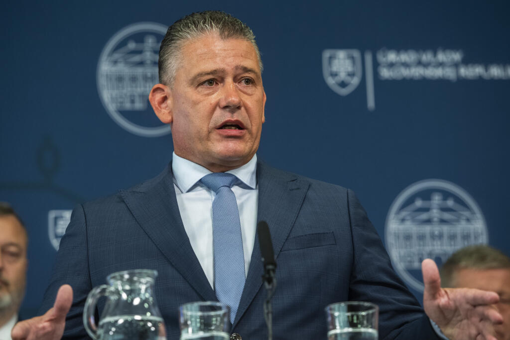 Na snímke minister vnútra SR Roman Mikulec (OĽaNO) počas tlačovej konferencie k novej službe po narodení dieťaťa v Bratislave 25. júla 2022. FOTO TASR - Jaroslav Novák