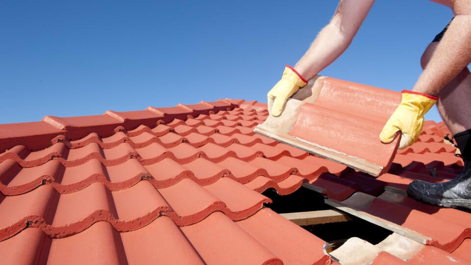 TOTO všetko potrebujete vedieť o renovácii strechy