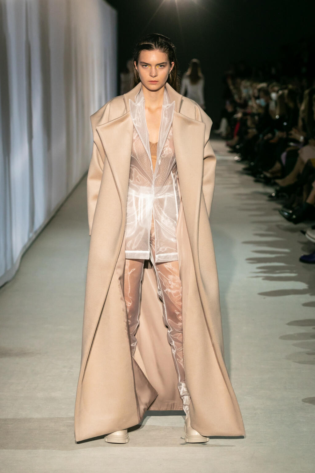 Kolekcia Narcissus dizajnéra Borisa Hanečku na Fashion LIVE! 2021.