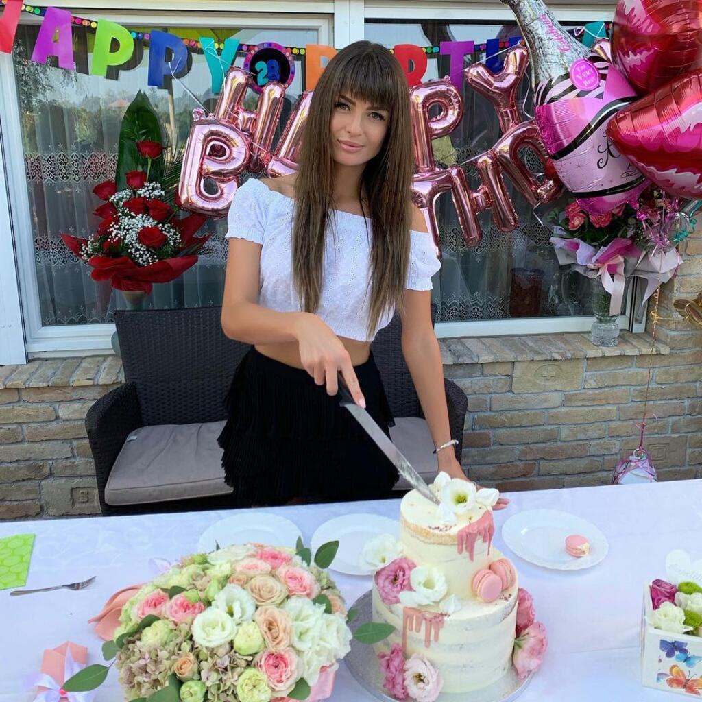 Priateľka Martona Fucsovicsa Anett sa stala terčom Beckerových komentárov,