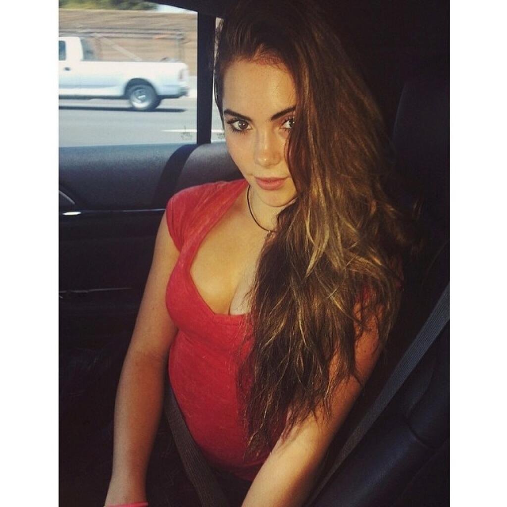 Sexi McKayla Maroney sa opäť vyz'vyvo prezentuje na sociálnych sieťach.
