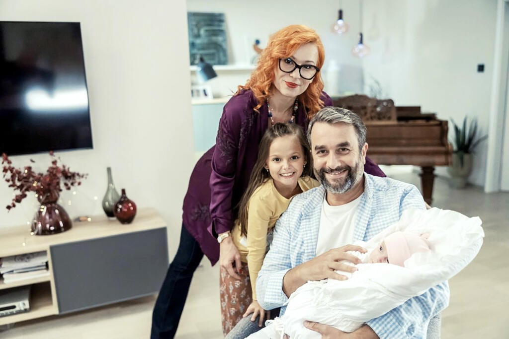 Herečka. Helena Krajčiová ako redaktorka Kvetka Vernerová v seriáli Mama na prenájom.
