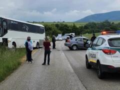 AKTUÁLNE Autobus PLNÝ DETÍ havaroval: Zrazil sa s osobným autom, DESIVÉ FOTO z miesta!