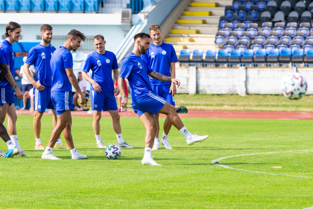 Generálny riaditeľ Slovana Bratislava pred pár dňami povedal, že okrem trénera musia nastať zmeny aj v mužstve.