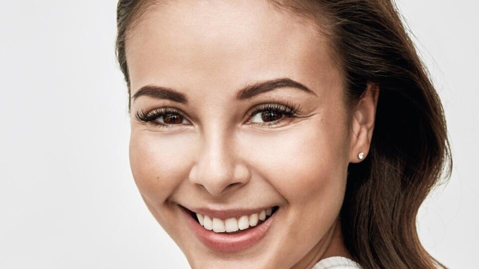 Monika Bagárová sa zverila do rúk známej vizážistky Markéty Skřenkovej.