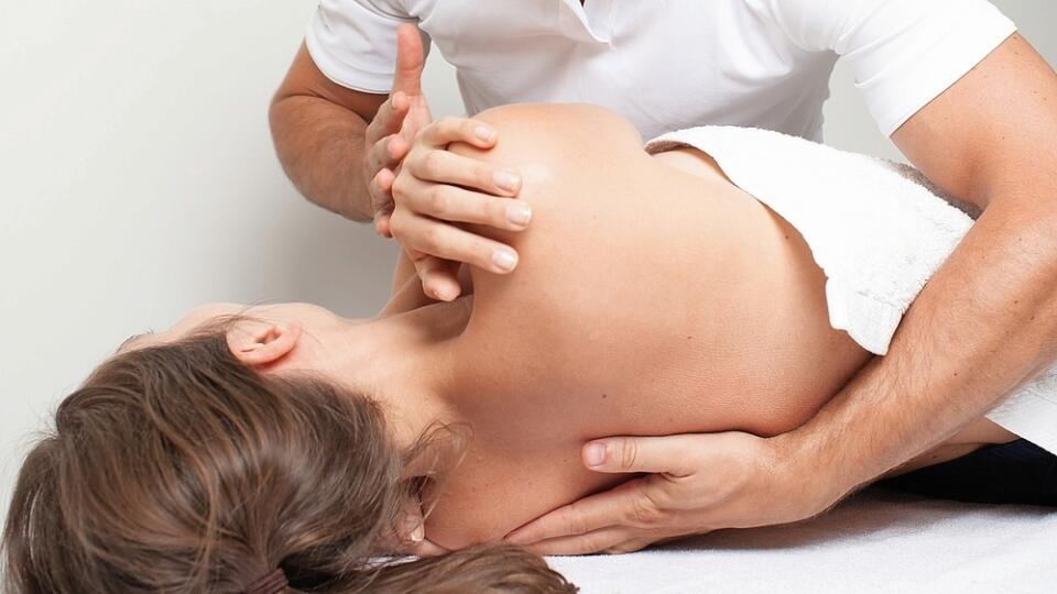 Manuálne techniky
ako osteopatia,
chiropraxia, Dornova
metóda a ďalšie
dokážu zlepšiť funkcie
chrbta.