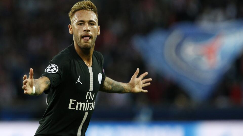 Brazílsky útočník Neymar sa v pondelok neobjavil na predsezónnom tréningu francúzskeho futbalového klubu Paríž St. Germain.