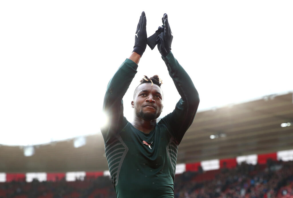 Anglický futbalový klub Newcastle United predĺžil zmluvu s Allanom Saintom-Maximinom.
