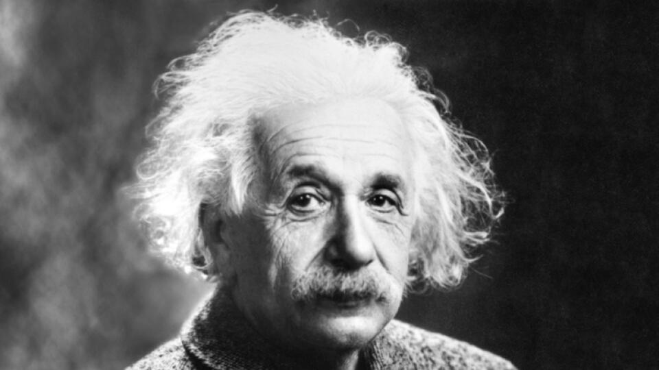 Albert Einstein bol známy svojou výstrednosťou a inteligenciou.