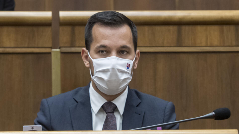 Poslanci Národnej rady (NR) SR nebudú v stredu rokovať o pomoci rezortov v súvislosti s koronakrízou. Plénum totiž neschválilo program 14. schôdze parlamentu, a tak predseda NR SR Boris Kollár (Sme rodina) zasadnutie ukončil. Na snímke podpredseda NR SR Juraj Šeliga (Za ľudí) 7. októbra 2020 v Bratislave. FOTO TASR - Martin Baumann