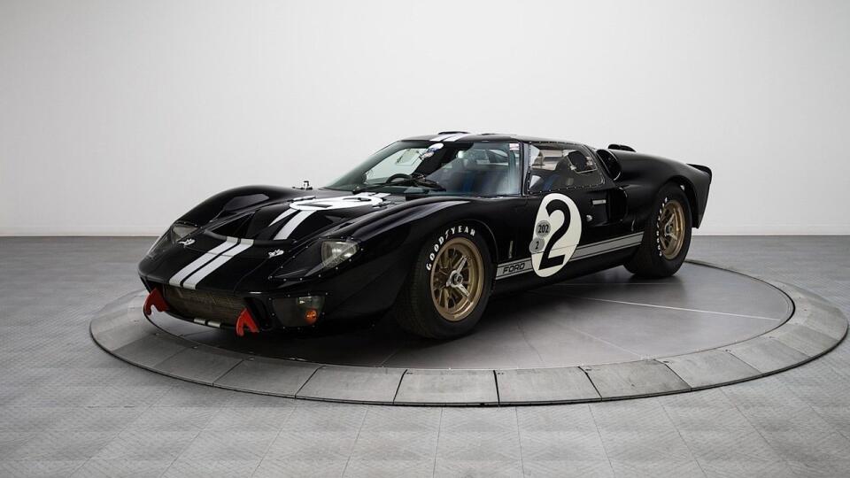 Tento Ford GT40 vyhral v roku 1966 vytrvalostné preteky v Le Mans