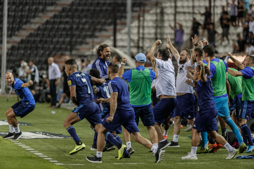 Na snímke Ján Kozák po skončení odvetného zápasu playoff Európskej ligy medzi ŠK Slovan Bratislava a Paok FC.