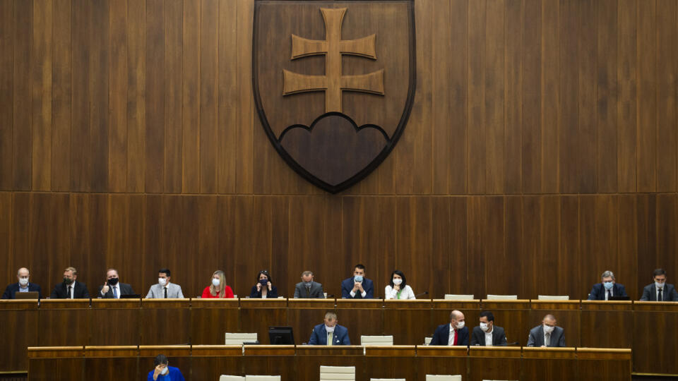 Na snímke 16. schôdza parlamentu v Bratislave v stredu 21. októbra 2020. FOTO TASR - Jakub Kotian
