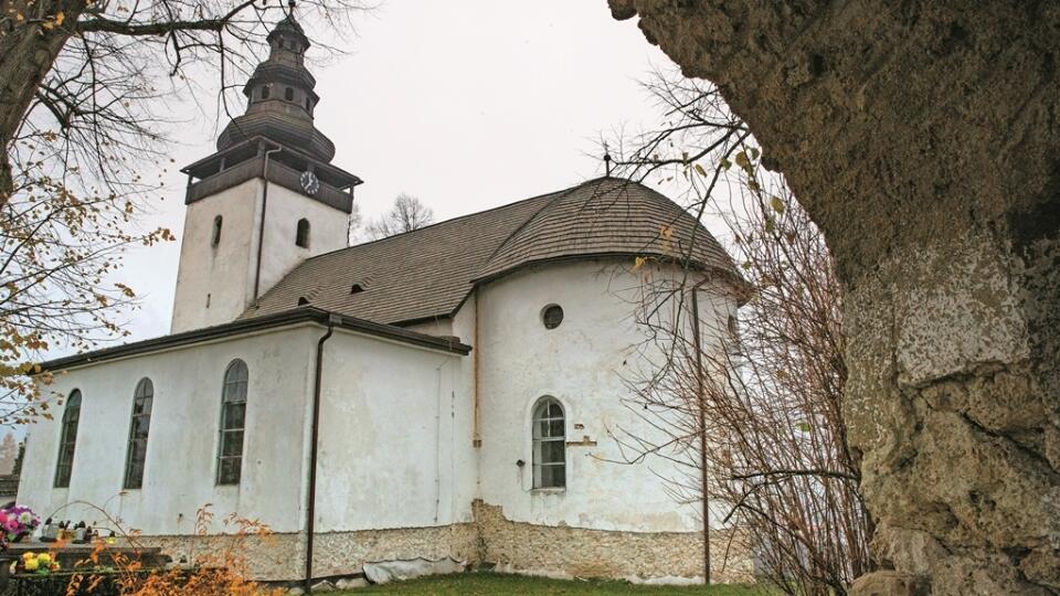 Dominanta obce: Gotický Kostol svätého Mikuláša je najstarším v okrese Považská Bystrica, ale potrebuje ešte zopár úprav.