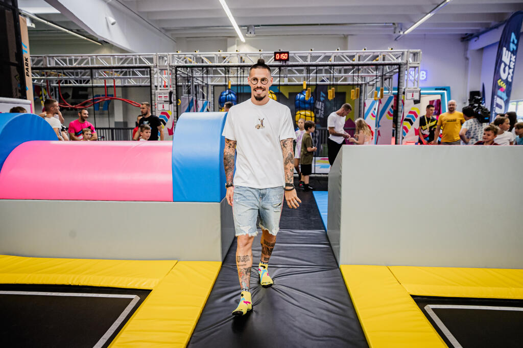 Na konci júna Hamšík otvoril skákaciu arénu pre deti, ale aj pre celé rodiny. Ide o najväčší športovo-zábavný park na Slovensku.