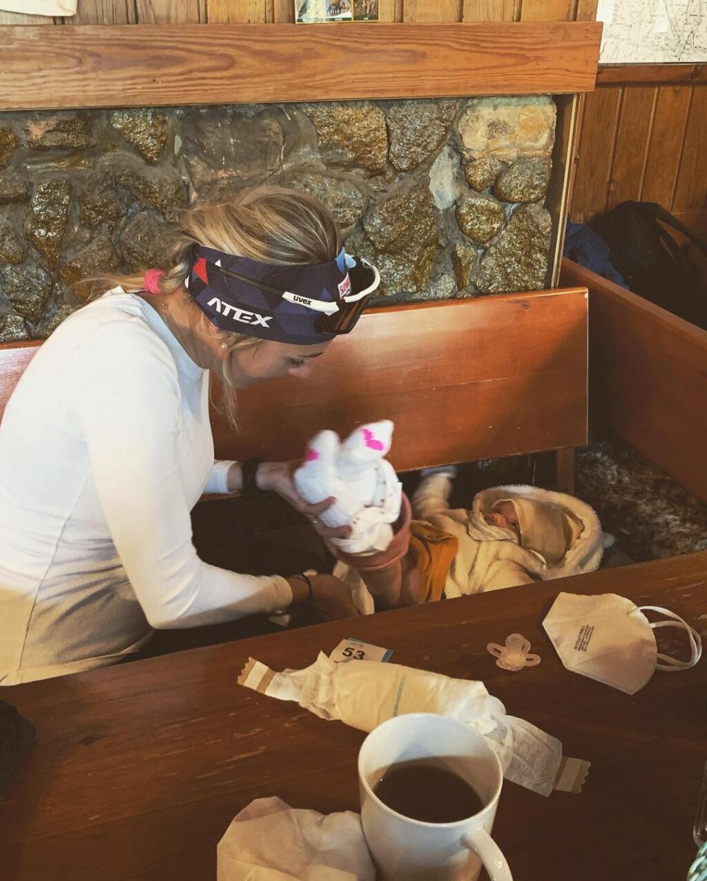 Naša dlhoročná reprezentantka v biatlone si materstvo očividne užíva.