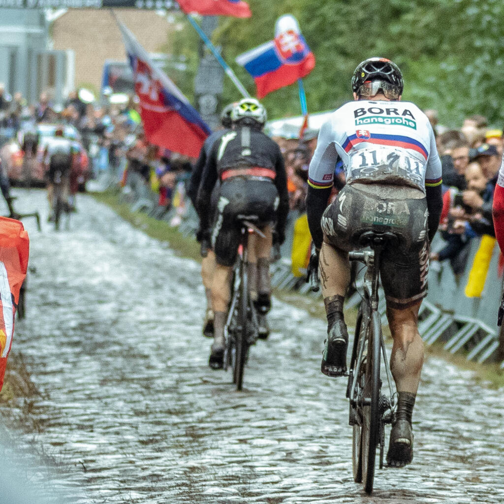 Peter Sagan si na Paríž - Roubaix užil špiny dosť na celý život.