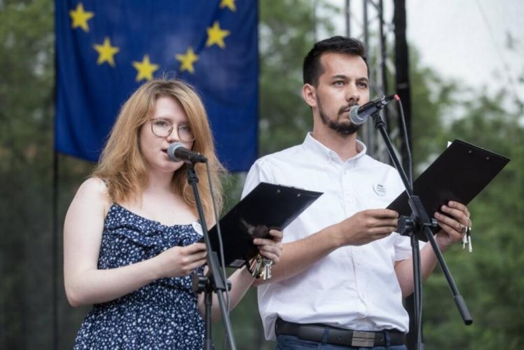 Pochody Za slušné Slovensko pokračovali. „Dosť bolo Smeru!“, kričal dav