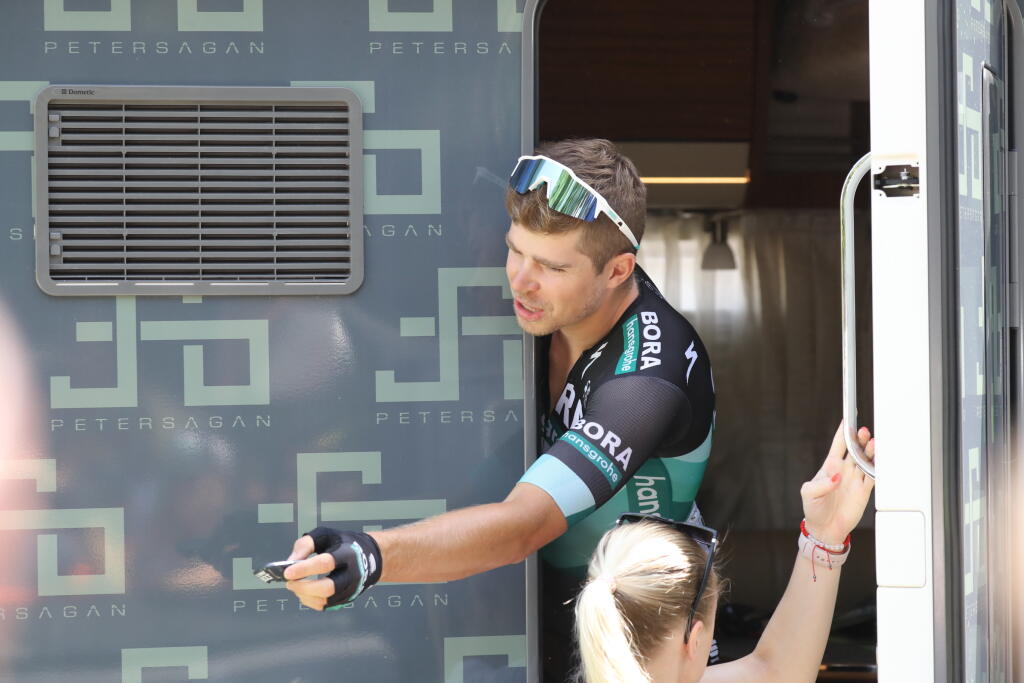 V karavane Bora-Hansgrohe sa kula taktika.