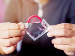 Na čo dávať pozor pri kondóme? Nepozornosť môže vyjsť draho