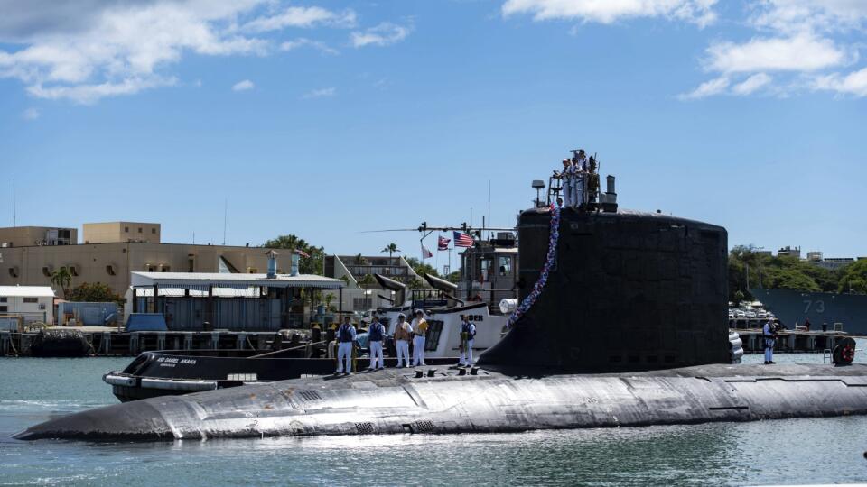 WA 25 Pearl Harbor - Jadrová ponorka SSN 776 sa vracia spät na základňu v Pearl Harbore 13. septembra 2021. Francúzsko kritizuje prekvapivé rozhodnutie Austrálie, ktorá zrušila
