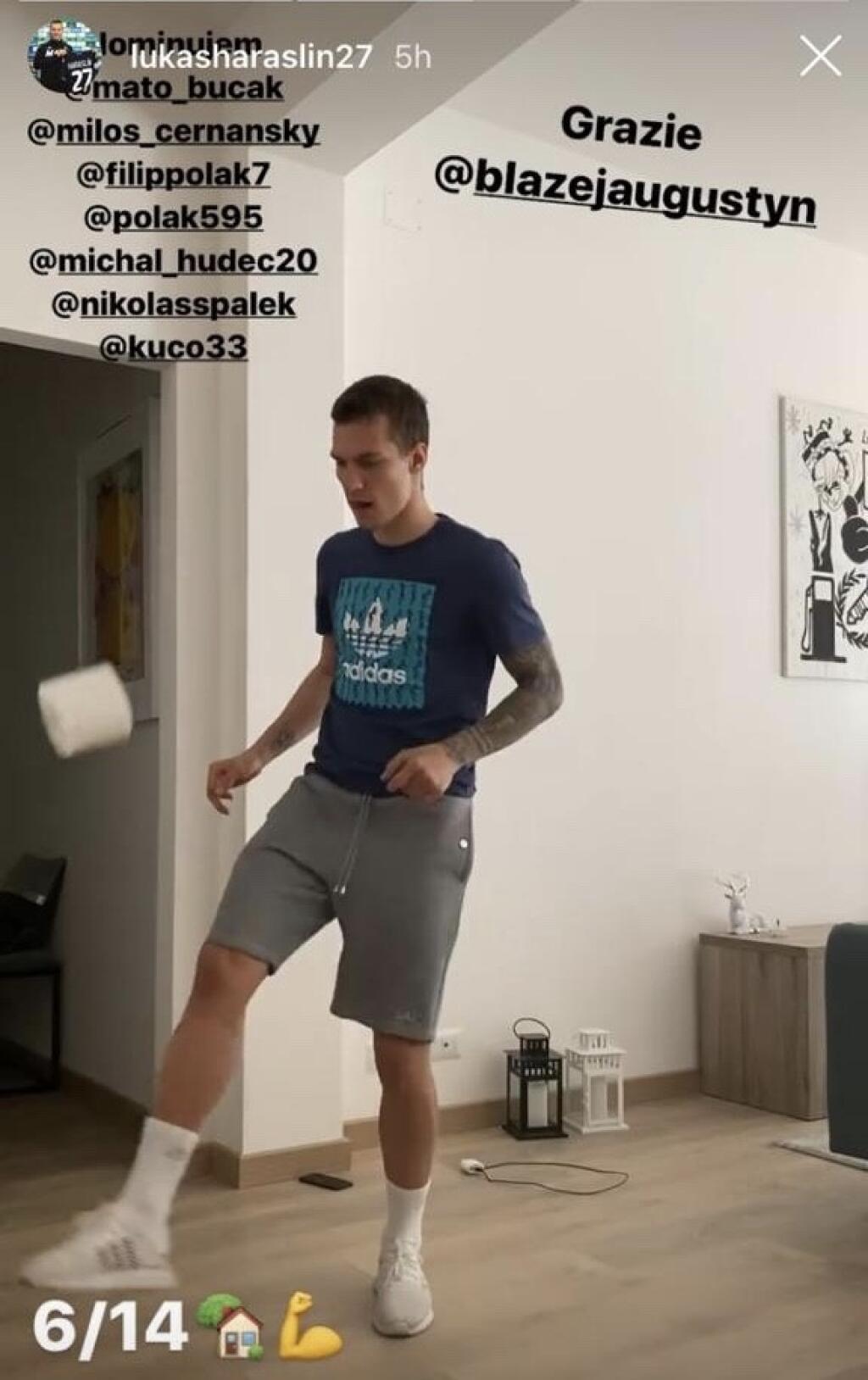 Haraslín je hráčom talianskeho Sassuola a po prerušení Serie A naďalej ostal v krajine, ktorá je koronavírusom zasiahnutá najviac v celej Európe.