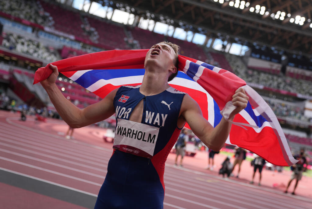 Karsten Warholm v behu na 400m cez prekážky prekonal svetový rekord a získal zlato na olympiáde v Tokiu.