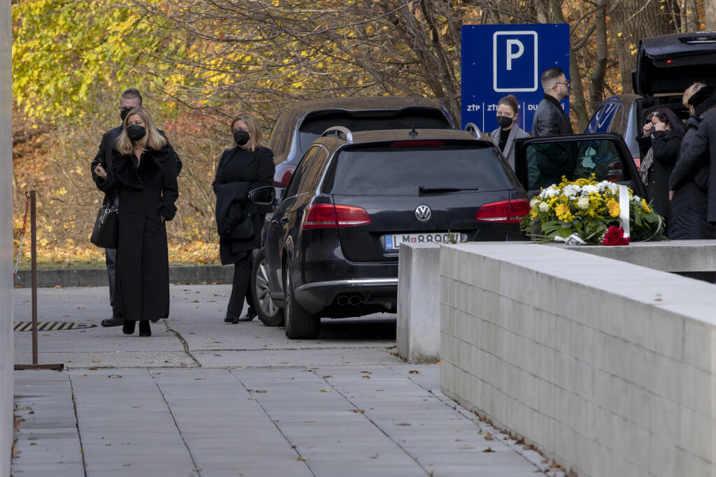 Posledná rozlúčka s bývalým hokejistom a funkcionárom Dušanom Pašekom mladším v priestoroch bratislavského krematótia.